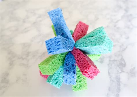 DIY Sponge Water Bombs | Woo! Jr. Kids Activities : Children's Publishing