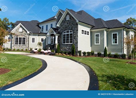 9,999 Large Suburban House Stock Photos - Free & Royalty-Free Stock ...