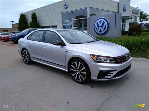 Reflex Silver Metallic Volkswagen Passat Gt Exterior Photo