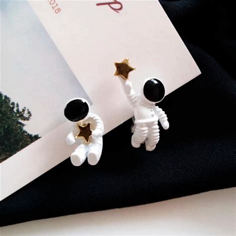 Aretes Astronauta AR3TTE81 NALA ACCESORIOS