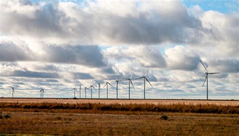 Wind Energy Industry Struggles to Find Resting Place for Wind Turbines