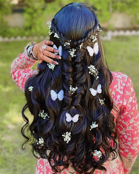 Butterflies In Hair The Newest Mehendi Hairstyle Saç Aksesuarları