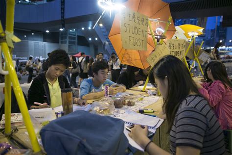 香港佔中五週年：從雨傘運動的「和理非」到「反送中」的「勇武」 Bbc News 中文