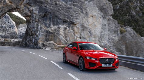 Jaguar XE 2020MY S R Dynamic P300 Color Caldera Red Front Three