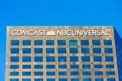 Nbcuniversal Ceo Jeff Shell Steps Down Admits To Affair Comcast