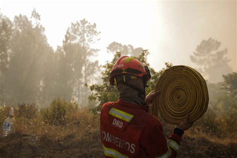 Portugal Wird Von Hitzewelle Und Waldbr Nden Heimgesucht