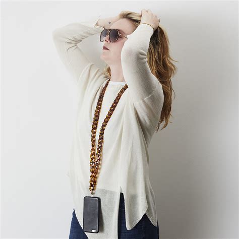 Cordon maille téléphone portable universel Nude Chez Rentreediscount Cadeaux Jeux