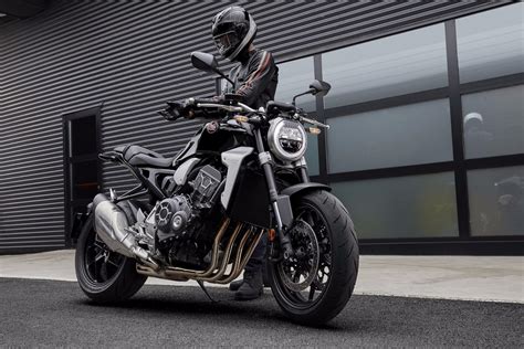 Te Presentamos La Honda CBR 2018 Una Naked Renovada Al Completo E