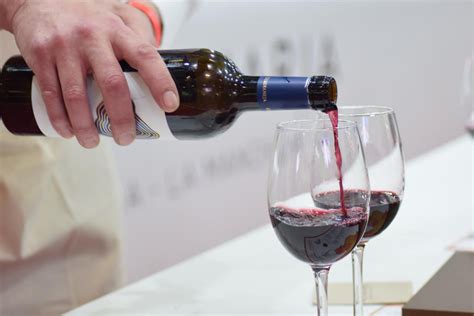 Las Exportaciones De Vino Envasado Con Do De Clm Facturaron Un