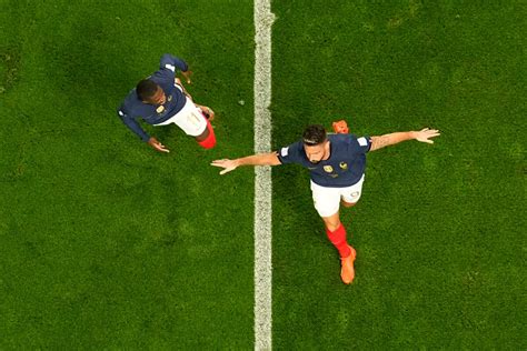 Coupe du monde Groupe D Olivier Giroud marque un doublé la France