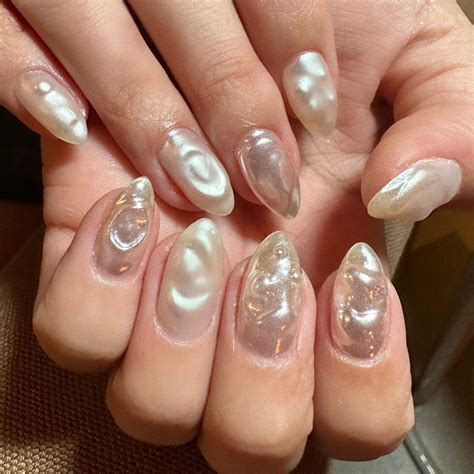 Pearl French Nails Mit Glitzer Verlauf Und Anderen Details Sind