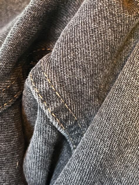 The bulge in my pants at the crotch of my knee. : r/notinteresting
