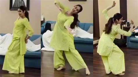 Jhanvi Kapoor Superb Classical Dance Reharsal For Her Upcoming Movie