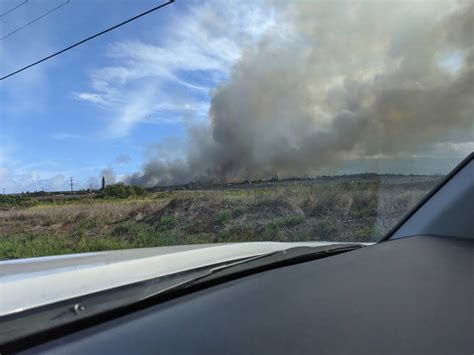 Maui brush fire burns nearly 600 acres | Honolulu Star-Advertiser