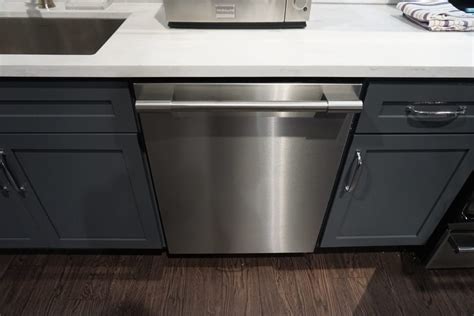 Frigidaire Professional Dishwasher FPID2497RF First Impressions Review ...