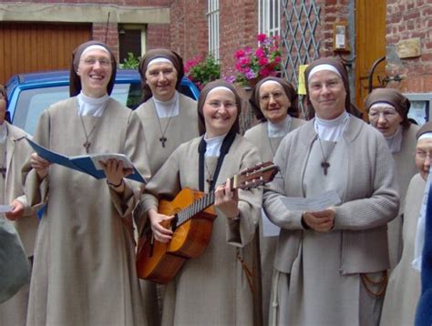 Dans La Famille Franciscaine Je Voudrais Les Soeurs Franciscaines