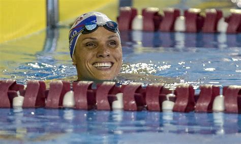 Carol Santiago quebra recorde mundial no Open de Atletismo e Natação