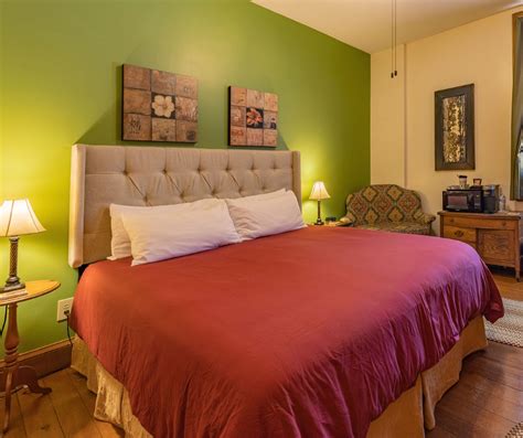 Stay At Farmers Guest House Bed And Breakfast In Galena IL