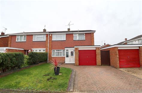 Redgrave Gardens Bramingham Luton Bedfordshire Lu3 3qn 3 Bed Semi