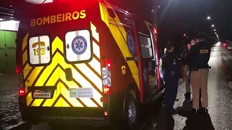 Jovem é atingido por disparos de arma de fogo na Av das Pombas Vídeo