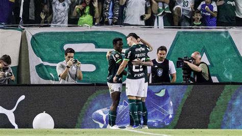 Inter é derrotado pelo Palmeiras na Arena Barueri