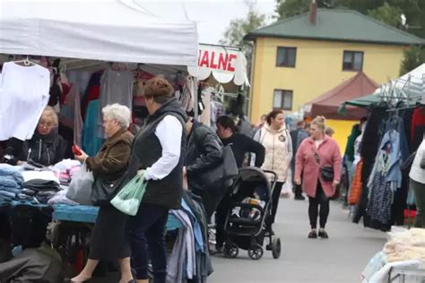 Targowisko w Radziejowie Zdjęcia ceny 4 października 2023