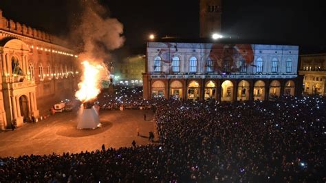 Capodanno A Bologna La Grande Festa In Piazza Maggiore Bolovegna