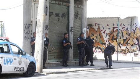 Moradores De Comunidades Na Regi O Central Do Rio Relatam Tiros Durante