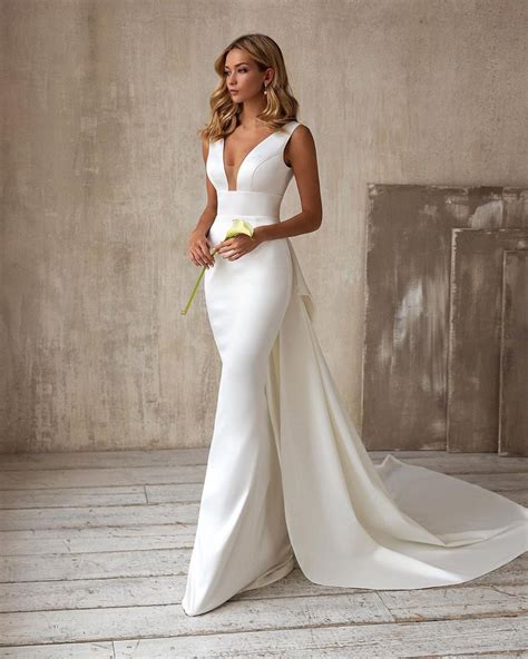 Very Sexy And Chic Deep V Neck Mermaid Wedding Dress Etsy Uk