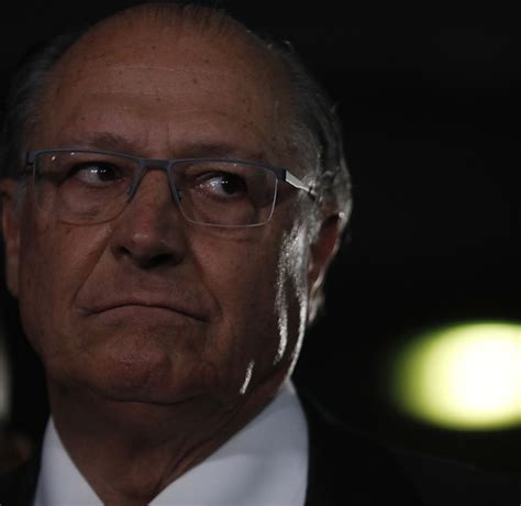 Quem cuida de sistema eleitoral é o Poder Judiciário diz Alckmin sobre