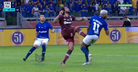 Lance Pol Mico Gera Grande Revolta No Jogo Entre Cruzeiro E Fluminense