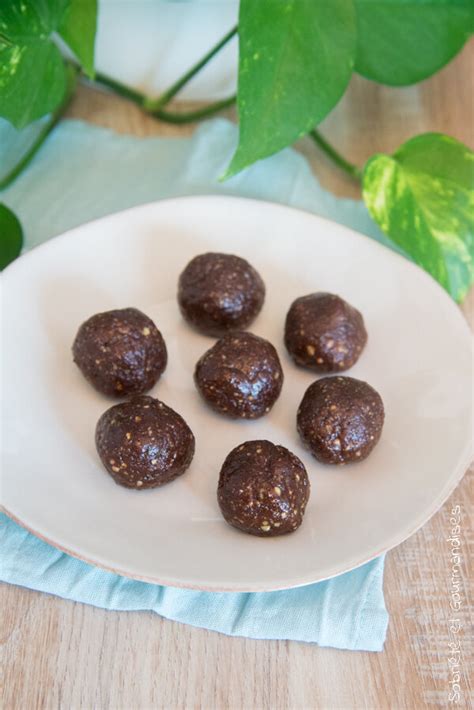 Boules dénergie Energy balls chocolat et noix de Cahier de