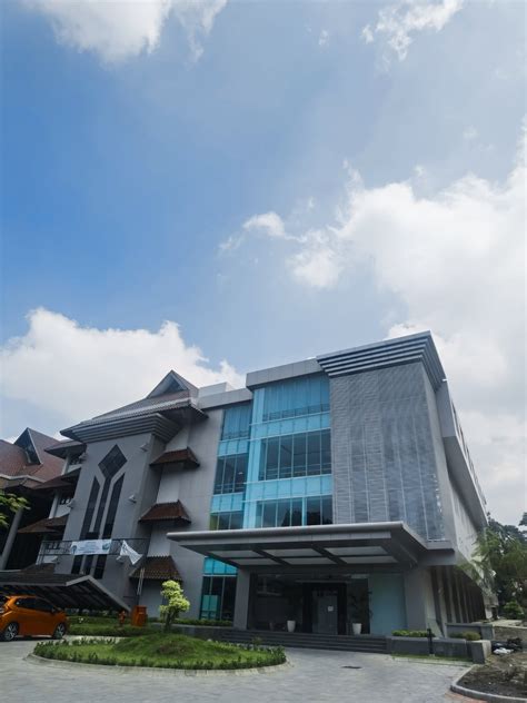 foto gedung  fk uii fakultas kedokteran universitas islam indonesia