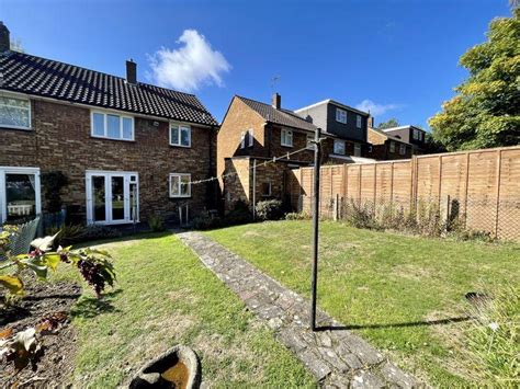 Poynters Road Luton 3 Bed Semi Detached House £300 000