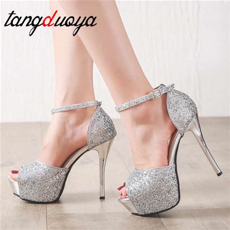 Venta Tacones Plateados Con Brillo En Stock