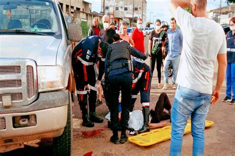 Ciclista Fica Em Estado Grave Ap S Bater Na Lateral De Carro Em Porto