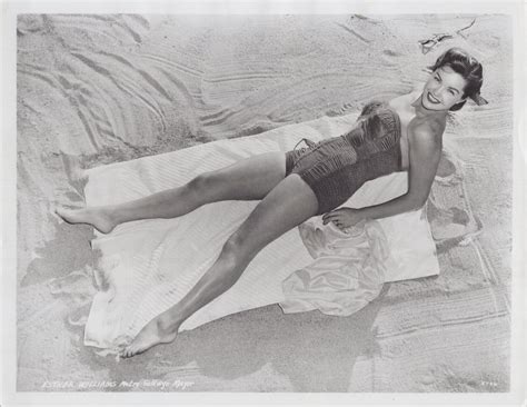 Esther Williams 1950s Hollywood Beauty Cheesecake Leggy Swimsuit