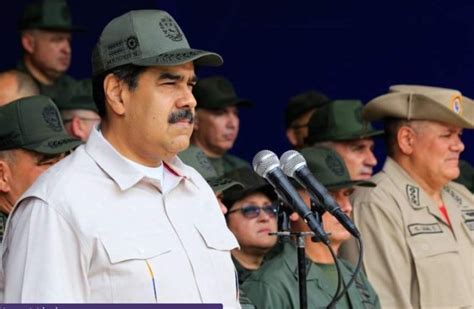 Maduro anuncia cambios en alto mando militar se mantiene Padrino López