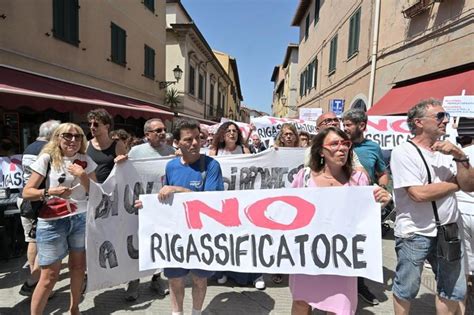 Piombino Ribadisce Il No Al Rigassificatore Il Consiglio Comunale