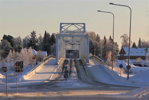 LENS and COVER - PHOTOGRAPHY: Tornio Old Bridge in Winter