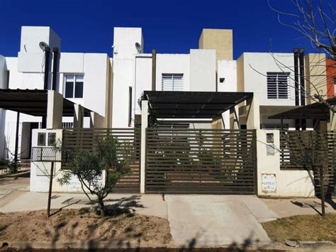 Dúplex en venta de 2 dormitorios c cochera en La Catalina Urbanización