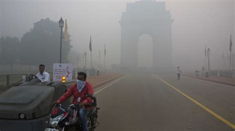 New Delhi Continues To Choke With Polluted Air After Diwali Mashable