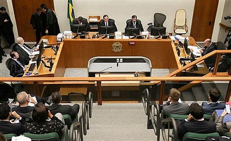 Tribunal de Justicia de Brasil mantiene condena de Lula pero Español