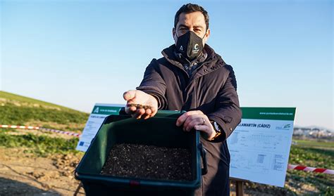 Juanma Moreno Coloca La Primera Piedra De La Planta De Compostaje De