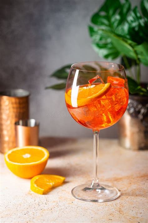 Cocktail Spritz De Aperol Imagem De Stock Imagem De Fresco