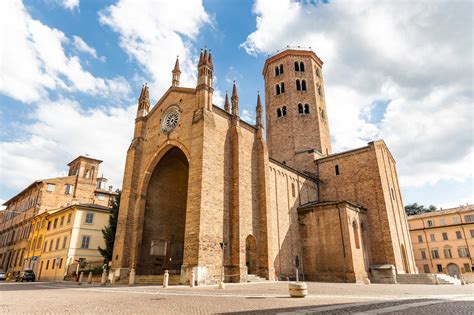 Cosa Vedere A Piacenza Tema Vacanze