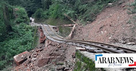 Inde Au Moins Ouvriers Meurent Dans L Effondrement D Un Pont