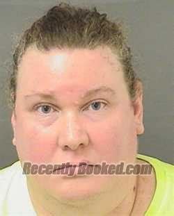 Recent Booking Mugshot For LINDSAY M DAVIS In Palm Beach County Florida