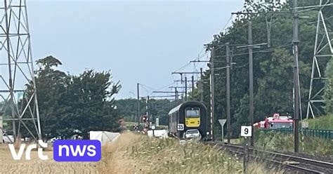 Autobestuurder Overleden Na Botsing Met Trein Aan Overweg In Ieper