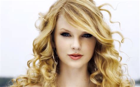 Blonde Taylor Swift Wallpaper 1920x1200 18945